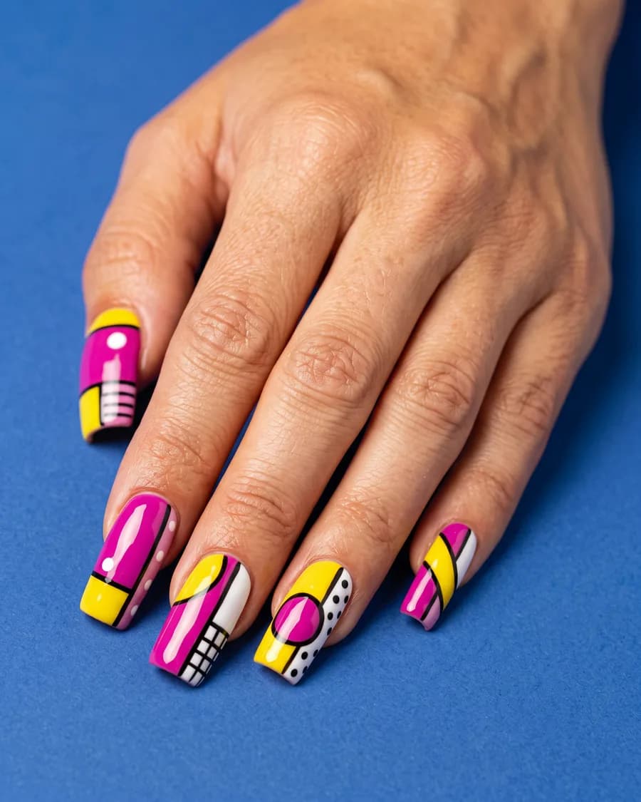 Pop — Aplats magenta et jaune, contours noirs francs. Pour un shooting, ou pour un lundi.