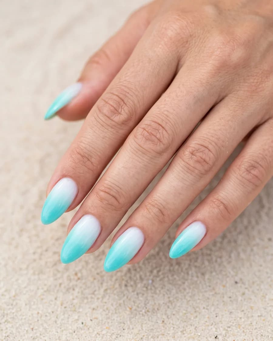 Dégradé Océan — Un ombré turquoise sur longueur. Assumé, solaire.